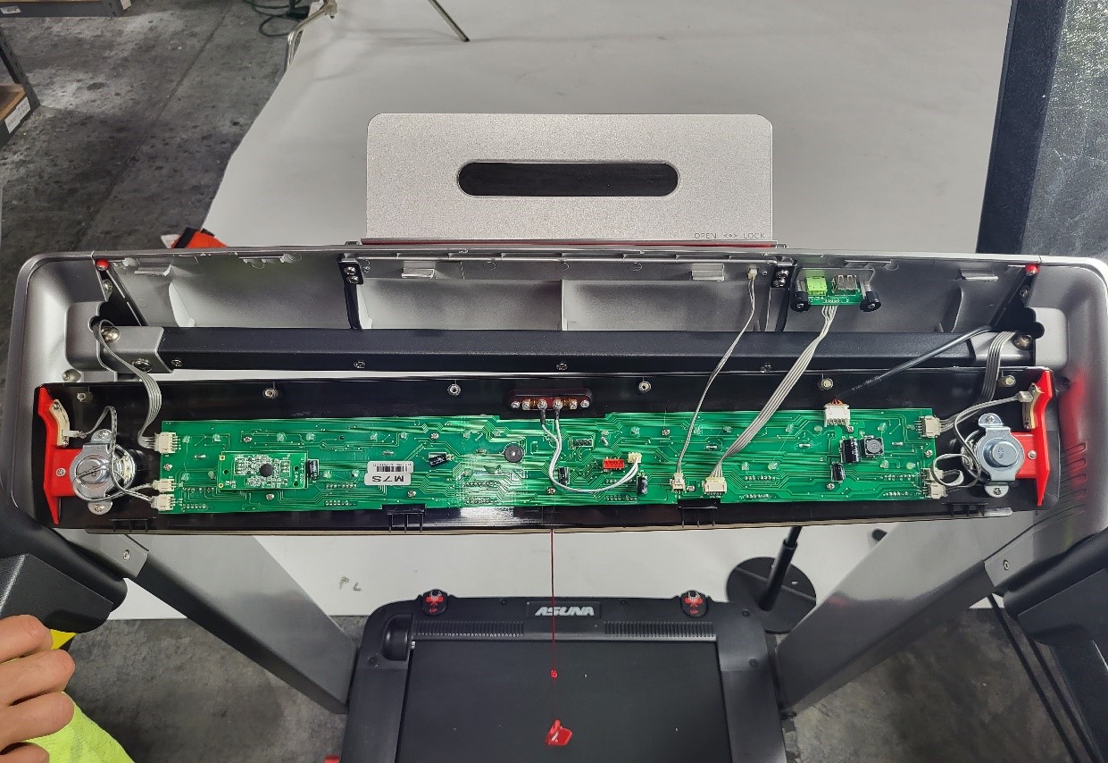 A picture containing auto part, machine, electronics, electronic engineering

Description automatically generated